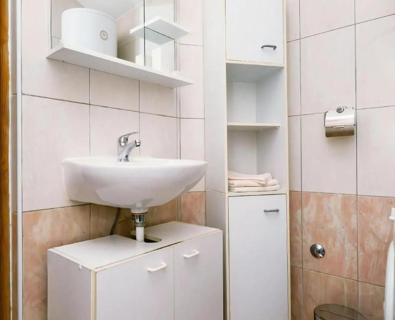 Apartment Ferienwohnung Mit Jacuzzi In Villa Mit Parkplatz Liznjan