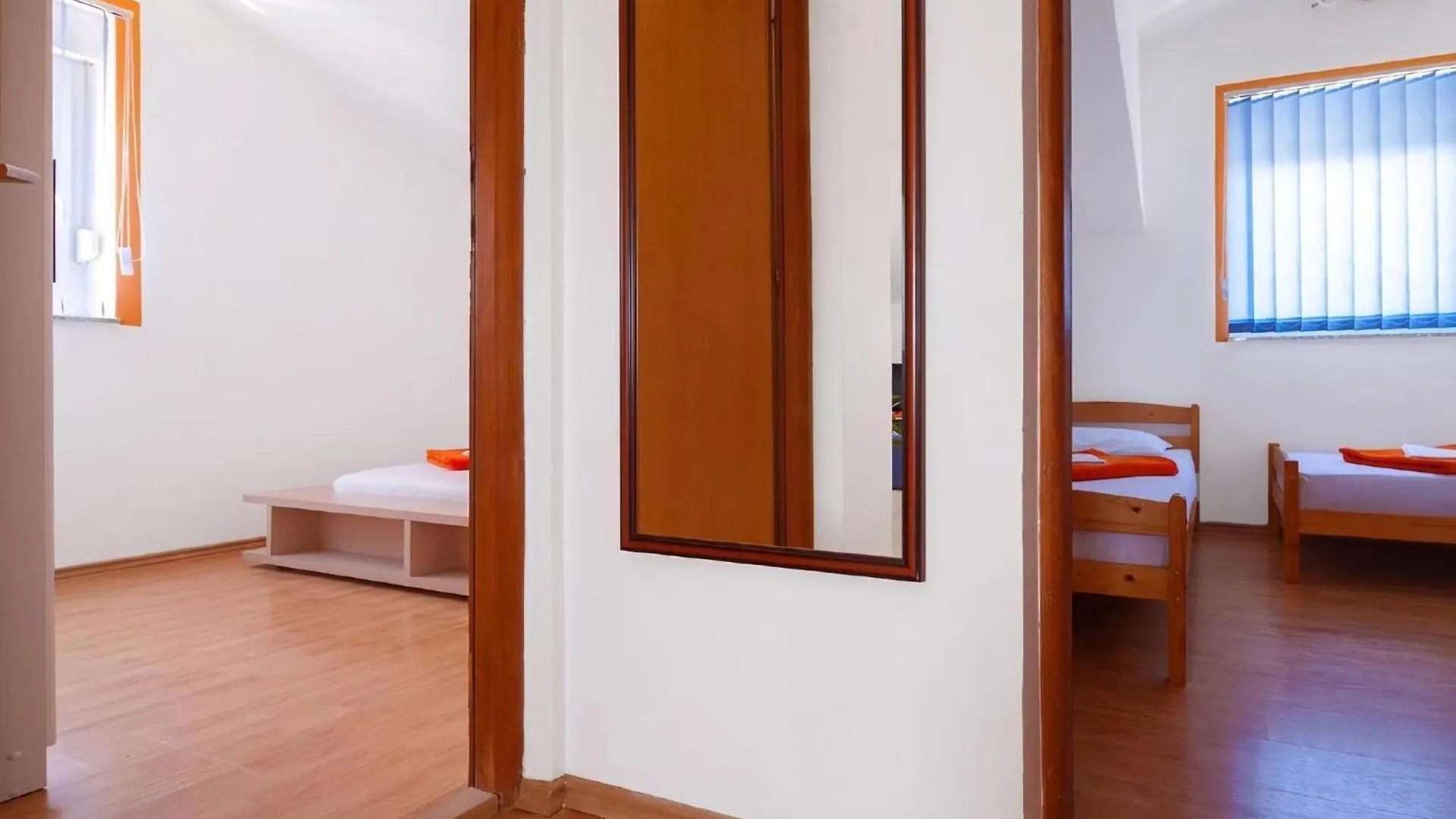 Ferienwohnung Mit Jacuzzi In Villa Mit Parkplatz Liznjan Croatia