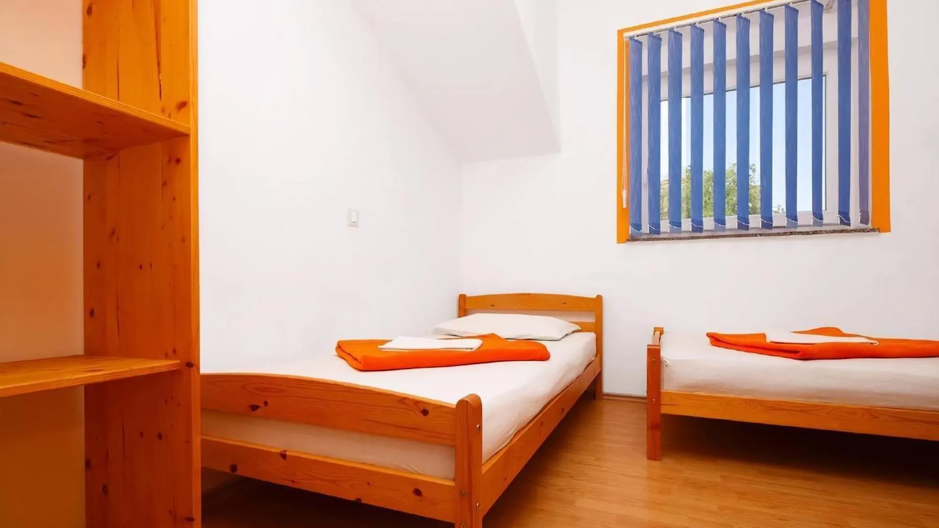 Ferienwohnung Mit Jacuzzi In Villa Mit Parkplatz Liznjan