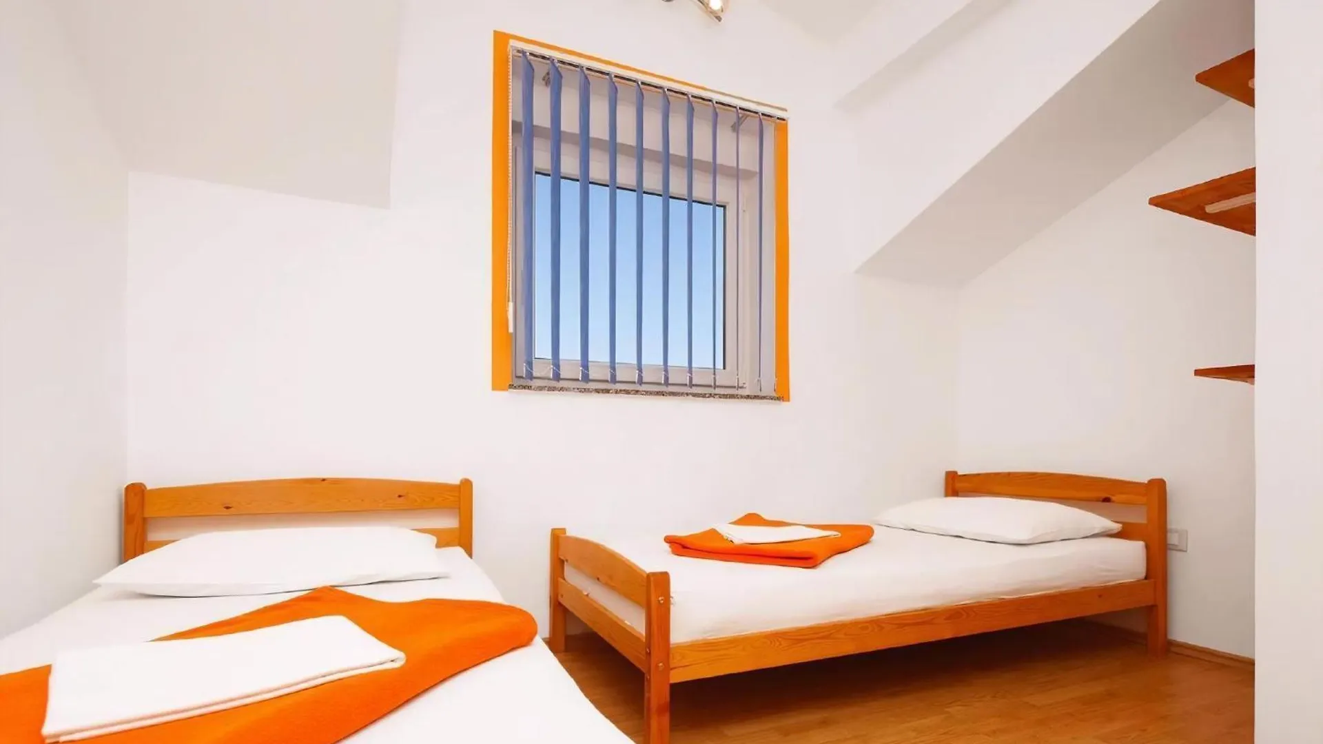 Apartment Ferienwohnung Mit Jacuzzi In Villa Mit Parkplatz Liznjan